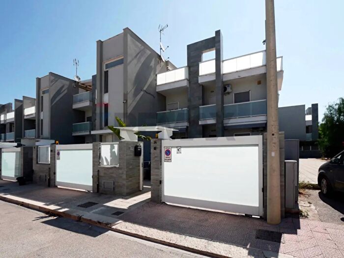 Appartamento quadrilocale in vendita in Via degli Impagliatori, Giovinazzo