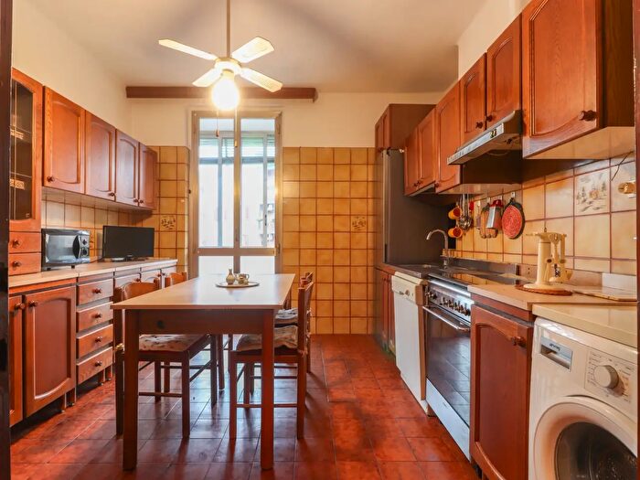 Appartamento con 6 locali in vendita in Via Largo Brescia, Bologna