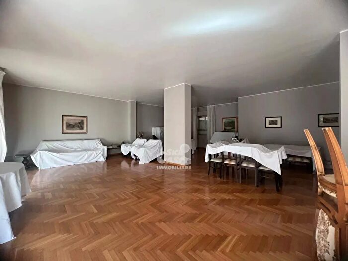 Appartamento con 6 locali in vendita in Marsala