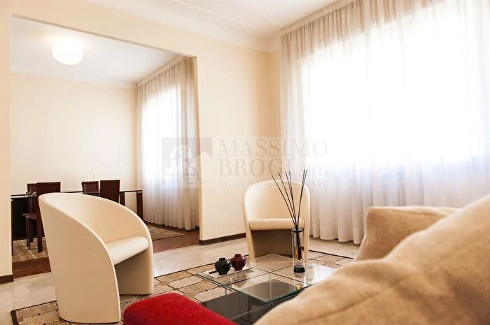 Appartamento con 6 locali in vendita in Siena