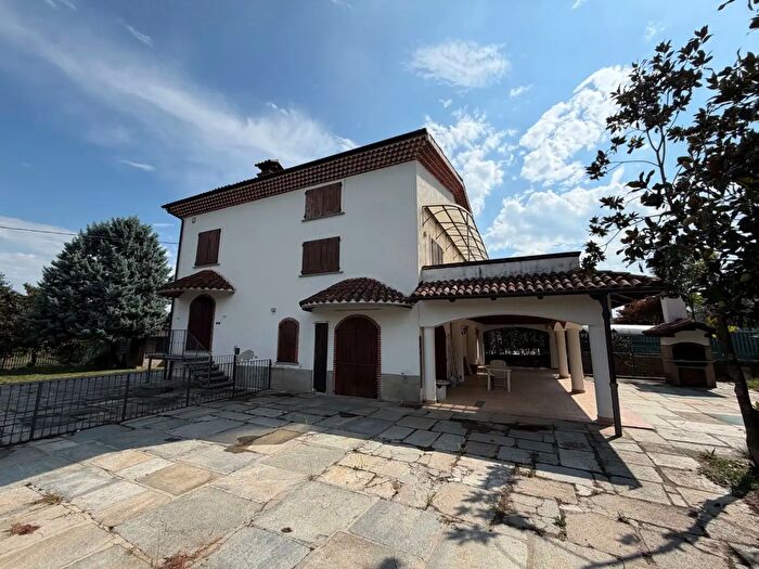Casa con 12 locali in vendita in San Secondo Di Pinerolo