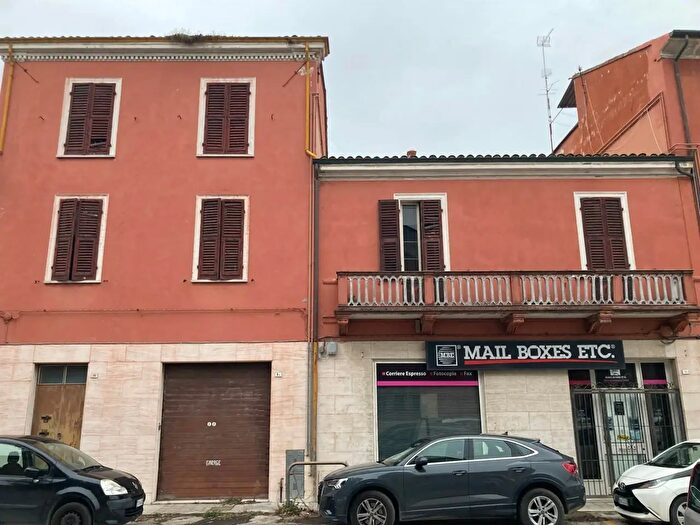 Appartamento con 10 locali in vendita in Via Malagodi, Fano