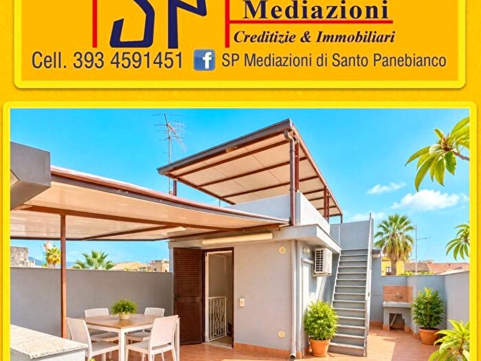 Casa trilocale in vendita in Via Generale Antonino Cascino, Centro, Riposto
