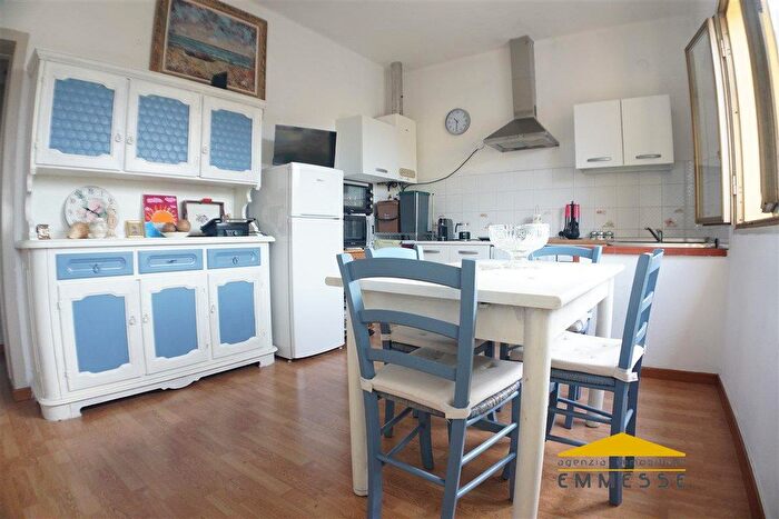 Appartamento trilocale in vendita in Massa