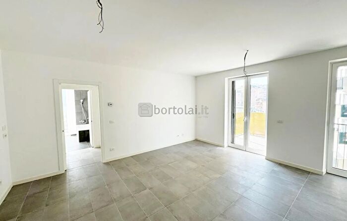 Appartamento con 6 locali in vendita in Via Molassana, Genova