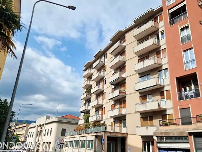 Appartamento trilocale in affitto in Via Italia Libera, Como