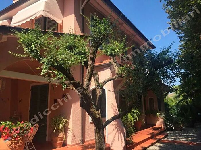Casa quadrilocale in affitto in Via Ammiraglio Morin a, Forte Dei Marmi