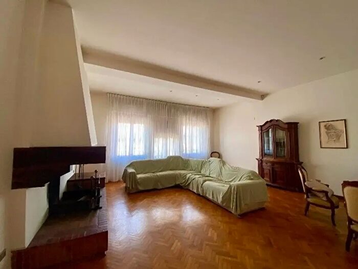 Appartamento con 5 locali in affitto in Empoli