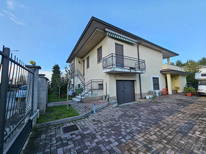 Casa con 5 locali in vendita in Via Papa Giovanni XXIII, Truccazzano