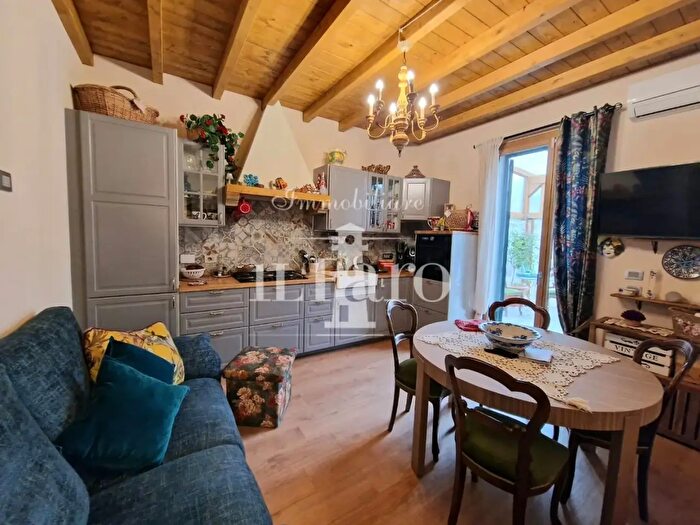 Casa trilocale in vendita in Iuseppe Verdi, Campi Bisenzio