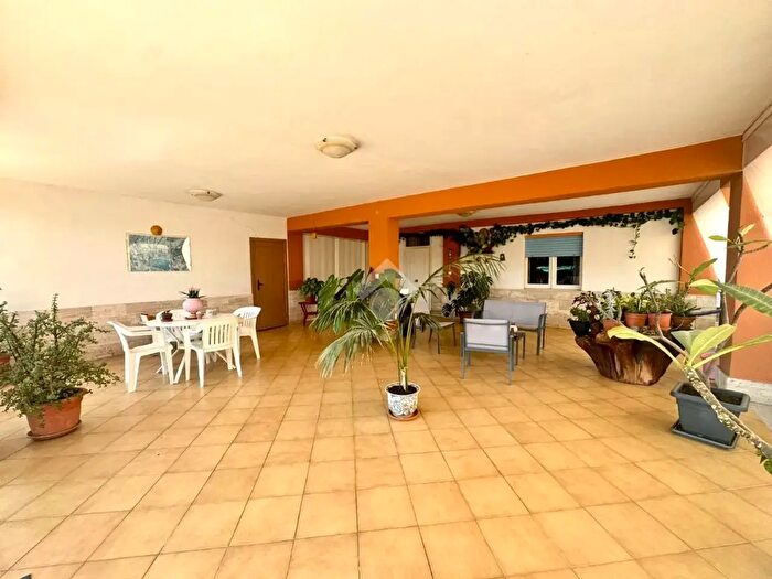 Casa con 6 locali in vendita in Via Piani, Trabia