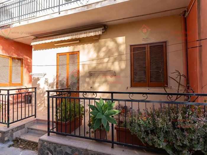 Appartamento con 5 locali in vendita in Siracusa