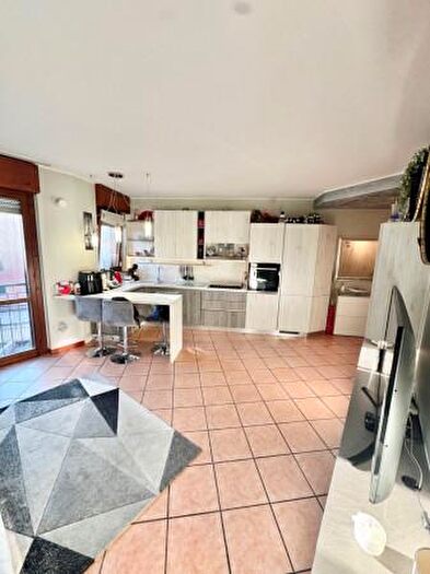 Appartamento trilocale in vendita in Via Eugenio Montale, Rho