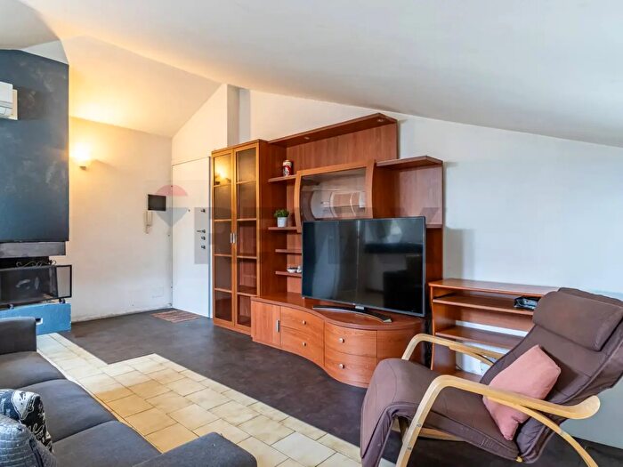 Appartamento bilocale in vendita in Via Leone XIII, Casatenovo