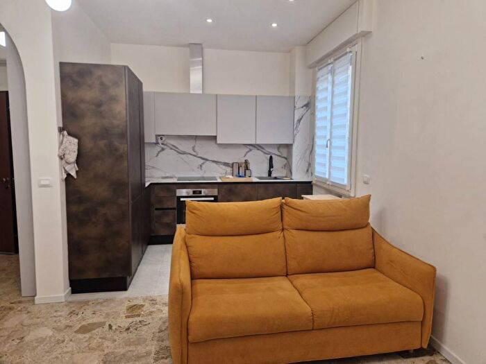 Appartamento trilocale in affitto in Via Aprile, Centro, Mantova