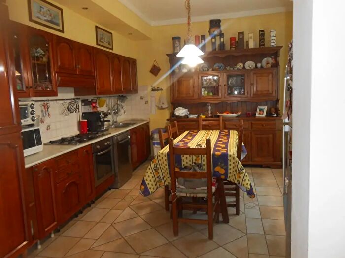 Appartamento con 6 locali in vendita in Santa Maria A Monte