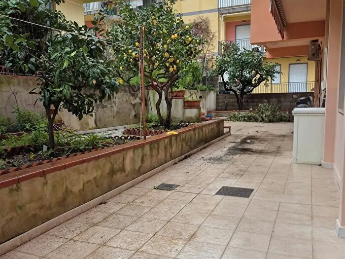 Appartamento con 6 locali in vendita in Via Bartolo Cattafi, Rometta