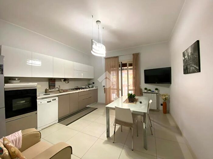 Appartamento quadrilocale in vendita in Via Ernesto Pascal, Napoli