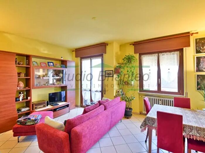 Appartamento quadrilocale in vendita in Via Comasina, Verano Brianza