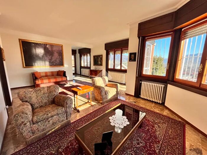 Appartamento con 5 locali in vendita in Via J F Kennedy, Torre Boldone