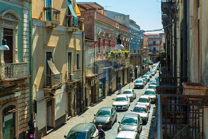 Casa con 15 locali in vendita in Via Dottor Rizzo, Biancavilla