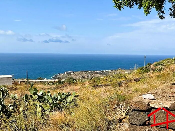 Casa trilocale in vendita in Vicolo Zighidì, Pantelleria