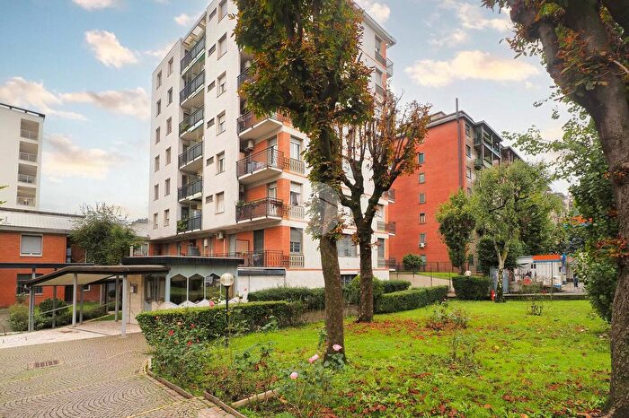 Appartamento bilocale in vendita in Viale Legioni Romane, Milano