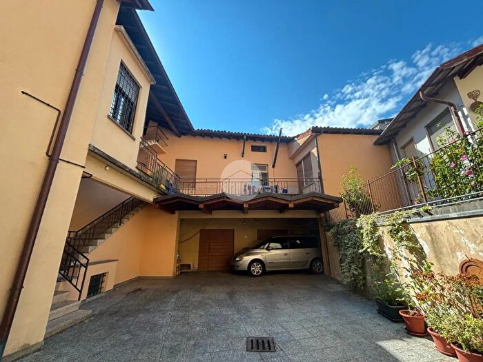 Appartamento quadrilocale in vendita in Via Roma, Borgo Di Terzo