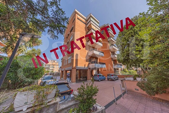 Appartamento trilocale in affitto in Via Casimiro Mondino Roma Rm, Roma