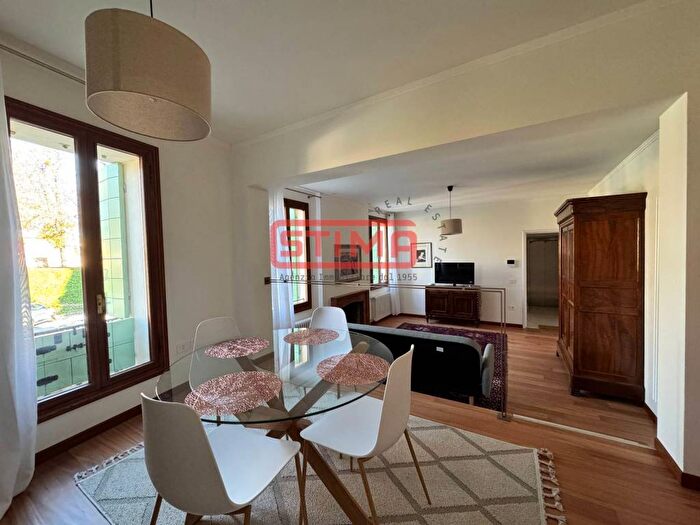 Appartamento con 5 locali in affitto in Duomo, Treviso