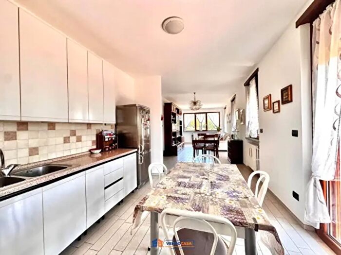Appartamento quadrilocale in vendita in Via dei Carri, Isola DAsti