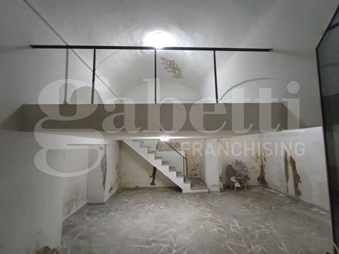 Appartamento monolocale in affitto in Via dei Tribunali, Tribunali, Napoli