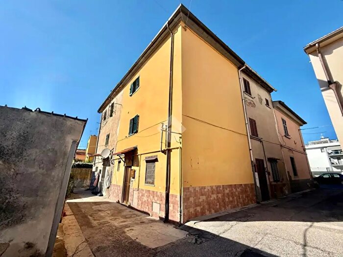 Casa quadrilocale in vendita in Via Matteo degli Organi, Prato