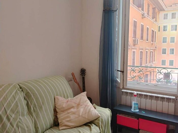 Appartamento trilocale in affitto in Via Clelia, Appio Latino Colli Albani, Roma