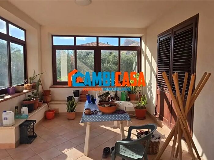 Casa con 8 locali in vendita in Palermo