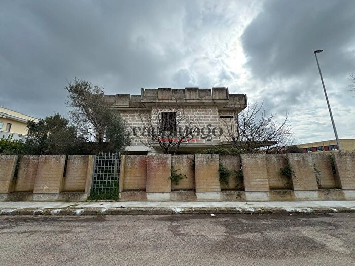 Casa con 7 locali in vendita in Cavallino