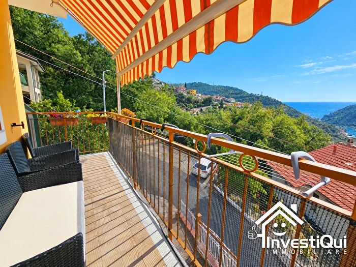 Appartamento trilocale in vendita in Via GiorniSantarò, Tovo San Giacomo