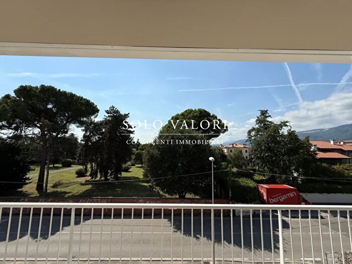 Appartamento con 6 locali in vendita in Via Cereria, Bassano Del Grappa