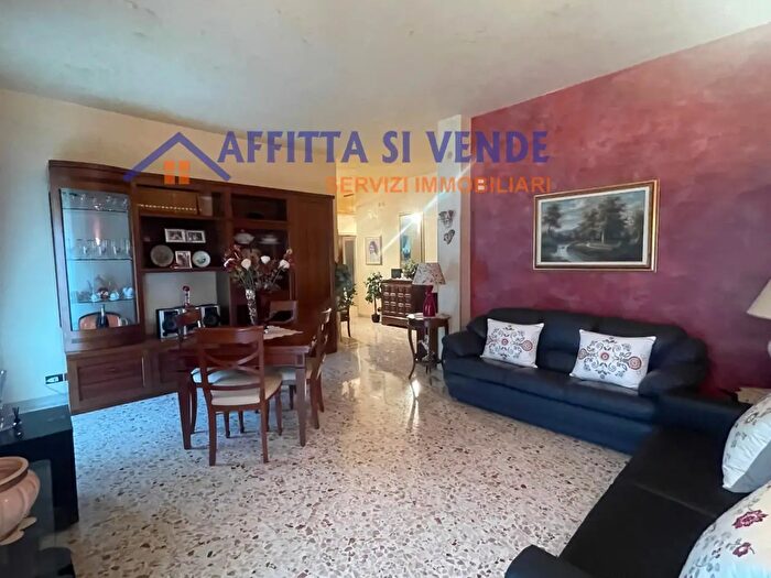 Appartamento con 5 locali in vendita in Via Tisia, Siracusa