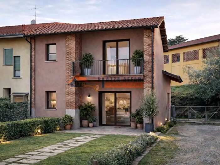 Casa trilocale in vendita in Via Giovanni Bosco, Oggiona Con Santo Stefano