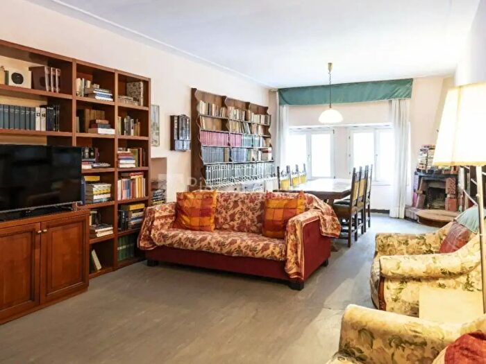 Appartamento con 8 locali in vendita in Via S Filippo, Reggio Emilia