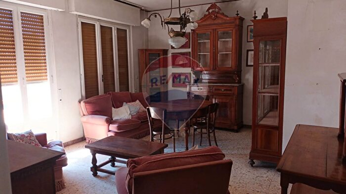 Appartamento con 7 locali in vendita in XXIV Maggio, Montevarchi