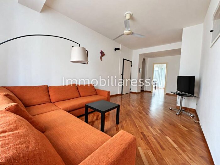 Appartamento quadrilocale in affitto in Via Bergamo, Montenero, Milano