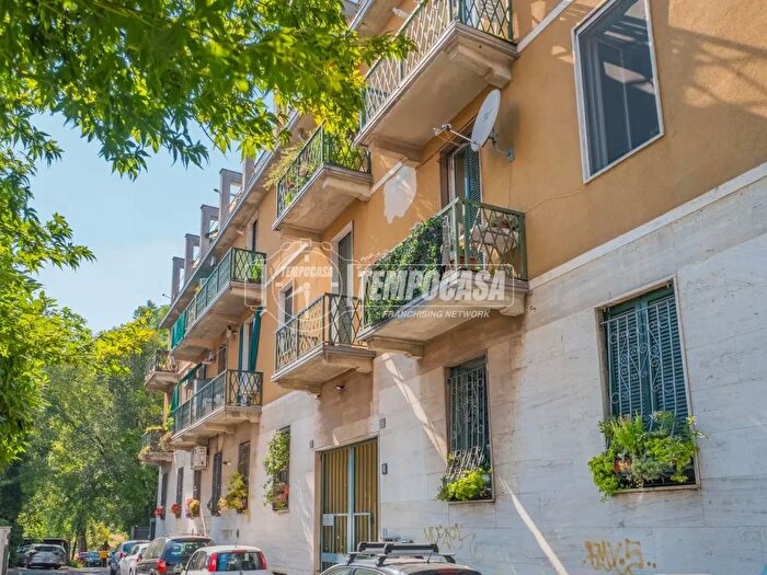 Appartamento trilocale in vendita in Via Privata Pozzuoli, Milano