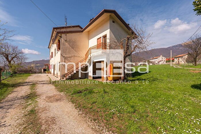 Casa con 7 locali in vendita in Via Tonus, Fregona