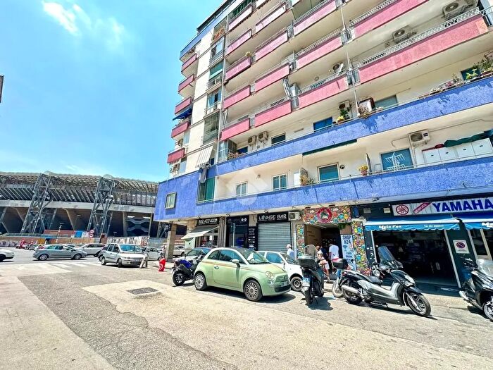 Appartamento bilocale in vendita in Via l Tansillo, Napoli
