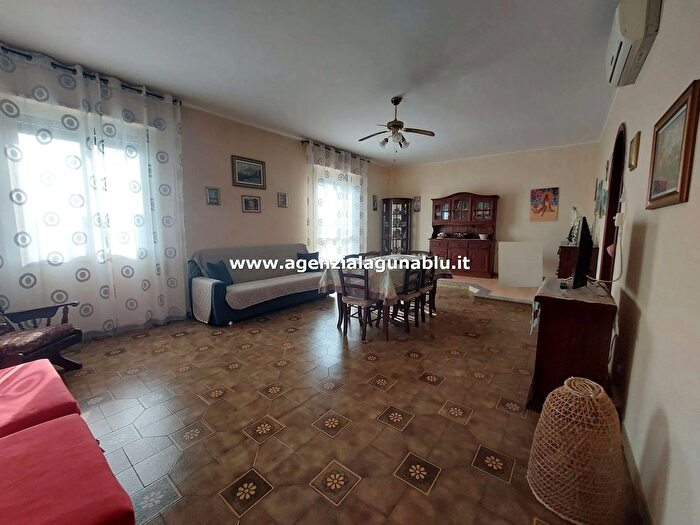 Appartamento trilocale in vendita in Via Santa Maria di Gesù, Mazara Del Vallo