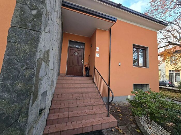 Casa con 5 locali in vendita in Viale Ugo Foscolo, Monza