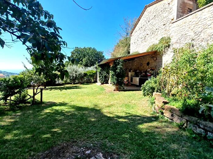 Casa con 6 locali in vendita in Via Vittorio Emanuele, Guardea