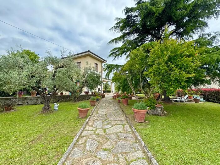 Casa con 7 locali in vendita in Via di Codilungo Snc, Lastra A Signa